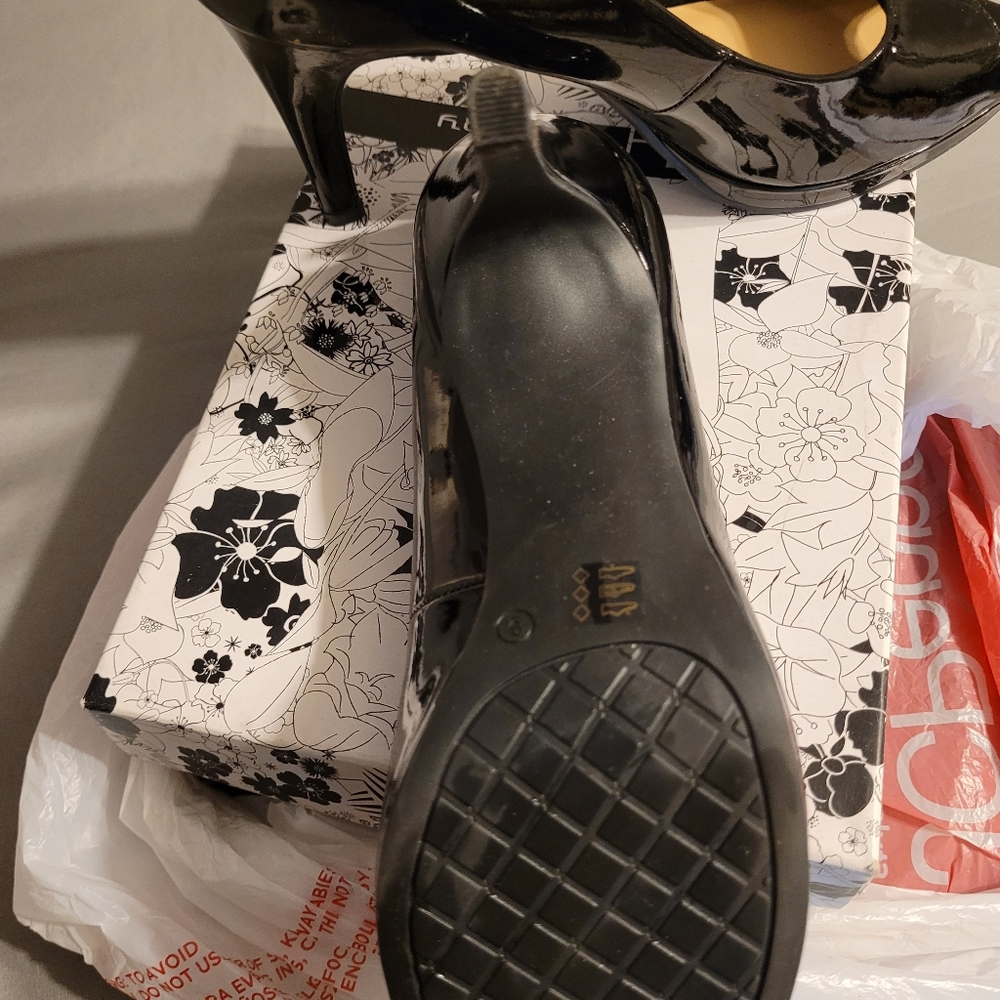 Ladies shoes